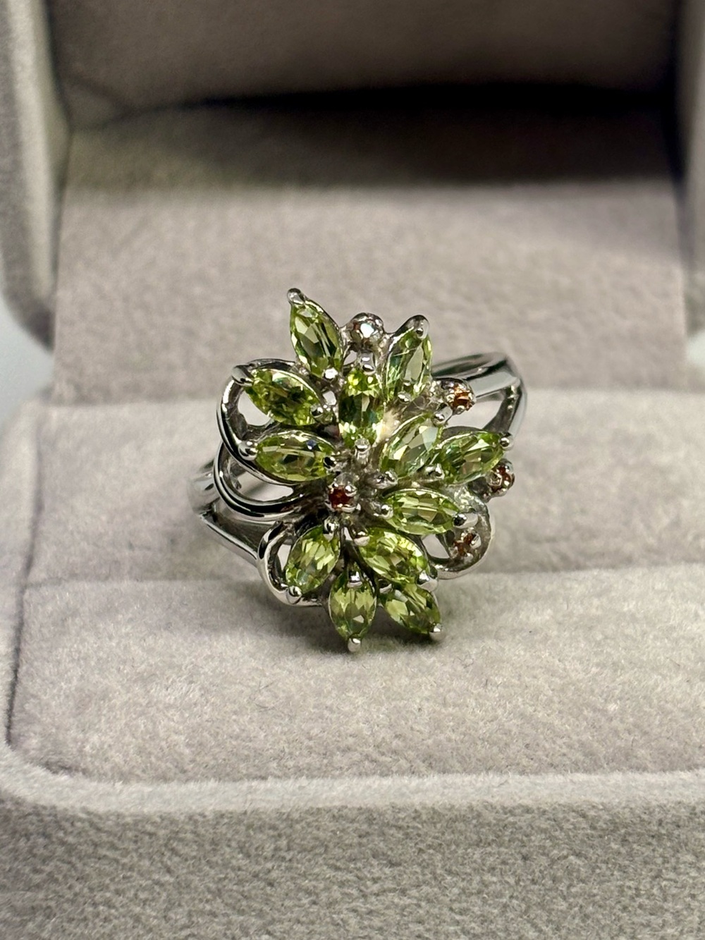 925 Sterling Silver Peridot & Sapphire Floral Ring, size 8.75-9